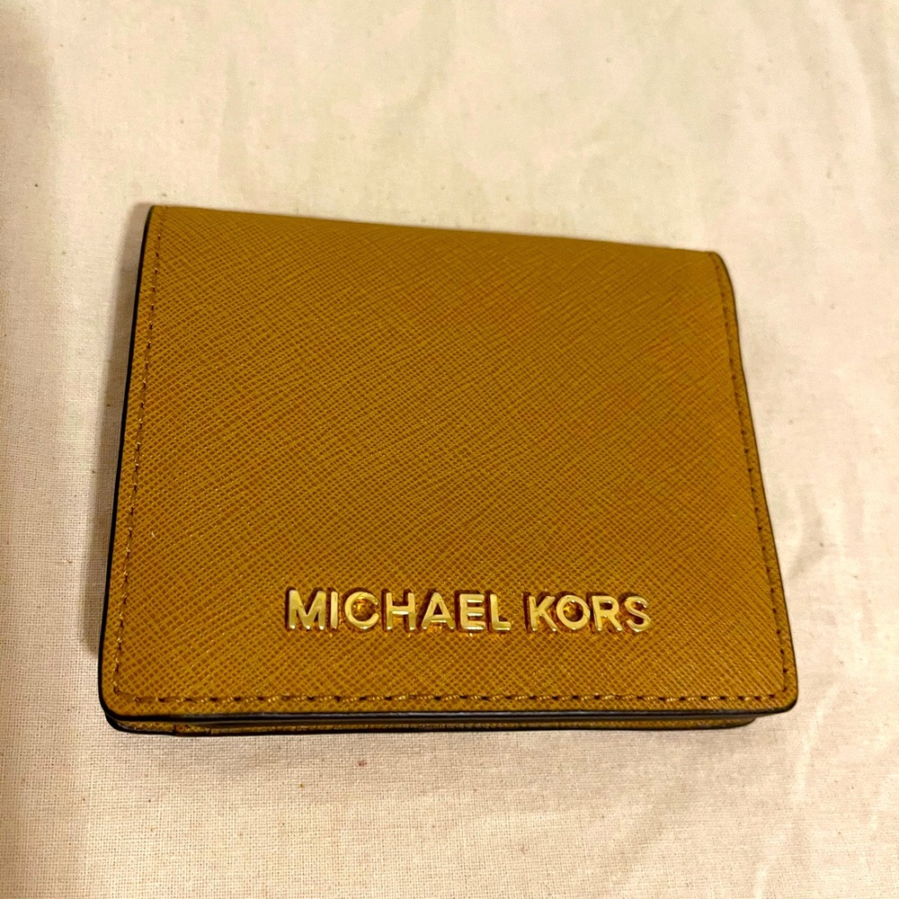 Michael Kors Jet Set Flap Card Bifold Wallet